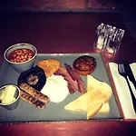 Lil's On The Waterfront 3* York