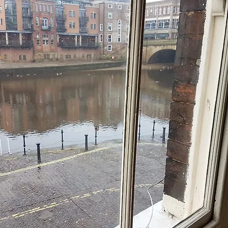 Hotel Lil's On The Waterfront 3*