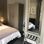 Lil's On The Waterfront 3* York