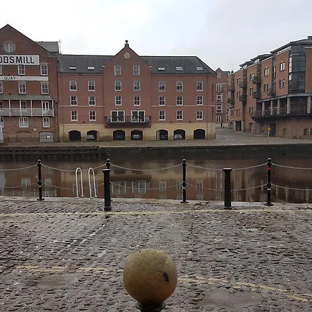 Otel Lil's On The Waterfront 3*