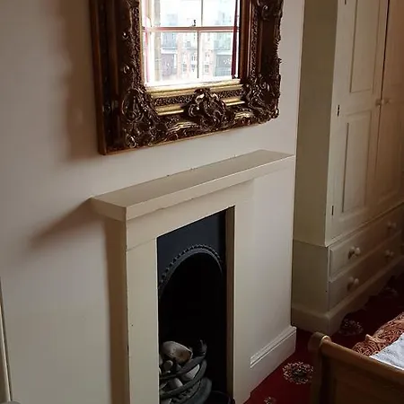 Lil's On The Waterfront 3* York