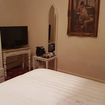 Lil's On The Waterfront 3* York