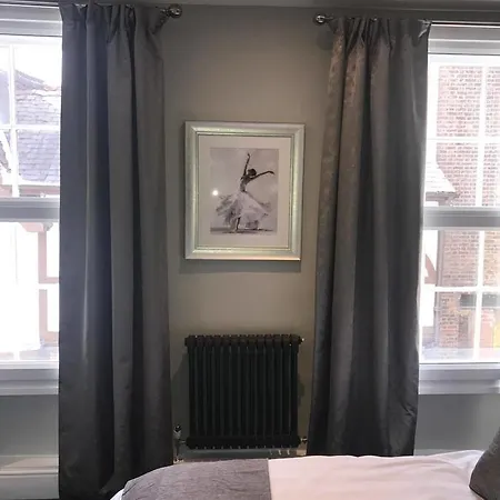 Lil's On The Waterfront 3* York