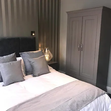 Lil's On The Waterfront 3* York