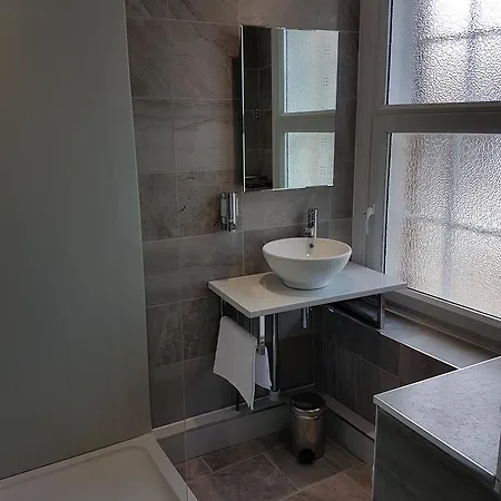 Otel Lil's On The Waterfront 3*