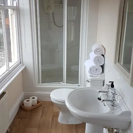 Lil's On The Waterfront 3* York